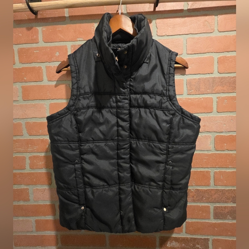 New York & Company Black Puffer Vest Medium.     Sku 82